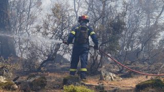Συναγερμός στην Πυροσβεστική: Φωτιά στο Μενίδι