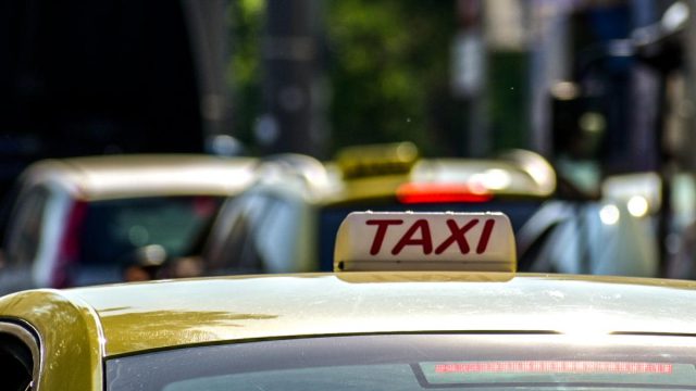 Ελεύθερος με τρεις όρους ο οδηγός ταξί για το τροχαίο με θύμα 35χρονο δικυκλιστή στη Θεσσαλονίκη