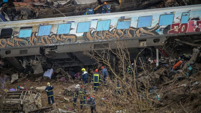 Νέο εξώδικο από τους συγγενείς των θυμάτων στα Τέμπη: Ζητείται κατεπείγουσα προκαταρκτική για ζητήματα ασφαλείας στα καθίσματα των τρένων