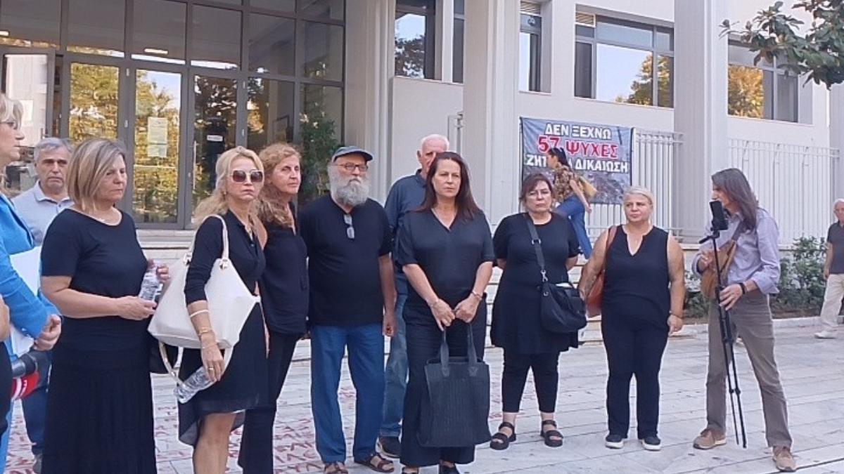 «Είναι δυνατόν ο Εισαγγελέας να μην ακούει δύο χαροκαμένες μάνες;»: Συμπληρωματική ανάκριση ζητούν συγγενείς θυμάτων των Τεμπών