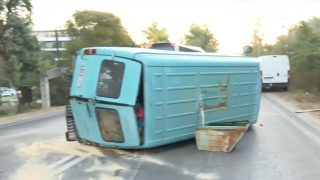 Συναγερμός για ανατροπή φορτηγού στη Θεσσαλονίκη: Τραυματίστηκε ο οδηγός