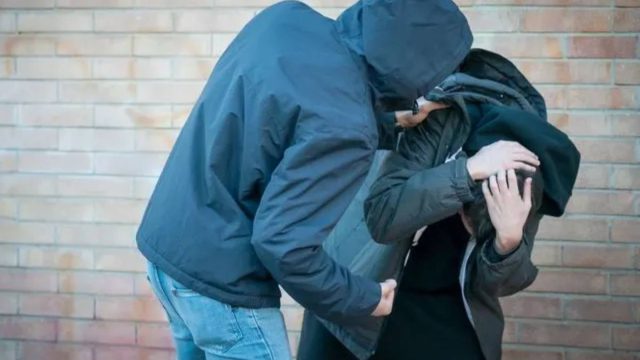 Σοκ στη Θεσσαλονίκη: 13χρονος στο νοσοκομείο μετά από επίθεση με ξύλα – Φέρει σοβαρά τραύματα
