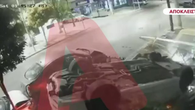 Ίλιον: Αυτοκίνητο ντελαπάρισε σε τζαμαρία μετά από σφοδική σύγκρουση – Βίντεο ντοκουμέντο