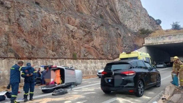 Θανατηφόρο τροχαίο στο Γαλαξίδι: Δύο άνθρωποι έχασαν τη ζωή τους, μία γυναίκα νοσηλεύεται