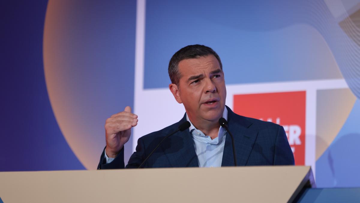 Κυβέρνηση κατά Τσίπρα: Το «πρώτη φορά αριστερά» αποφάσισε να το βαφτίσει «νέα πυξίδα»