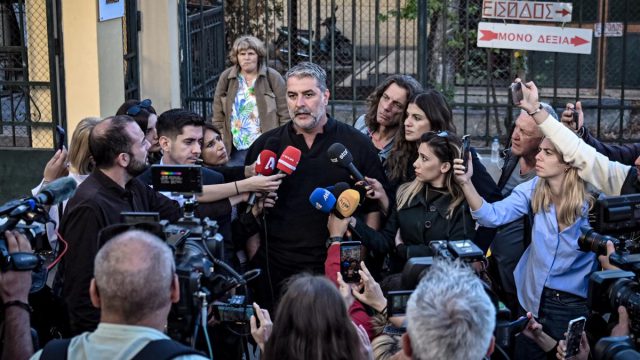 Μπισμπίκης: Διαφορετικές μαρτυρίες για το κρίσιμο τηλεφώνημα στην ΕΛ.ΑΣ. – Τι ισχυρίζεται ο αστυνομικός και η συνεργάτιδα της Βανδή