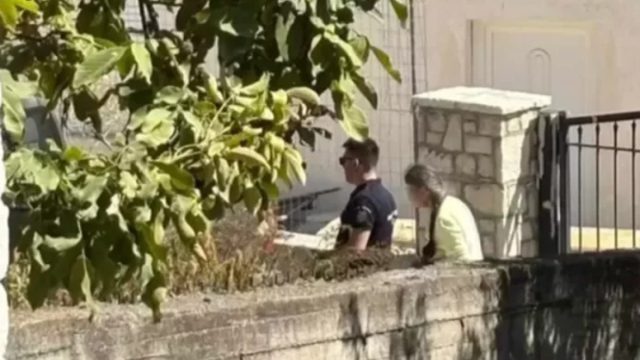 «Ντρέπεται για αυτό που έκανε»: Η γραμμή υπεράσπισης που παίρνει η 62χρονη που έθαψε κρυφά τη μάνα της στη Βοιωτία
