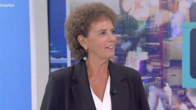 Άφωνοι στον ΣΚΑΪ με τη Χριστίνα Σούζη: Βγήκε με άφρο μαλλί – «Έλα μέσα Μπομπ Μάρλεϊ»