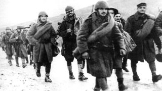 Σαν σήμερα, 28 Οκτωβρίου 1940: Η ημέρα που η Ελλάδα είπε το «Όχι» – Ο Μουσολίνι, ο Μεταξάς και η αντίσταση ενός λαού που αρνήθηκε να σκύψει το κεφάλι