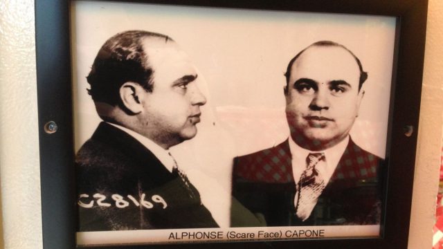 Σαν σήμερα, 17 Οκτωβρίου 1931: Ο μαφιόζος Αλ Καπόνε καταδικάζεται για φοροδιαφυγή σηματοδοτώντας το τέλος της εγκληματικής του καριέρας