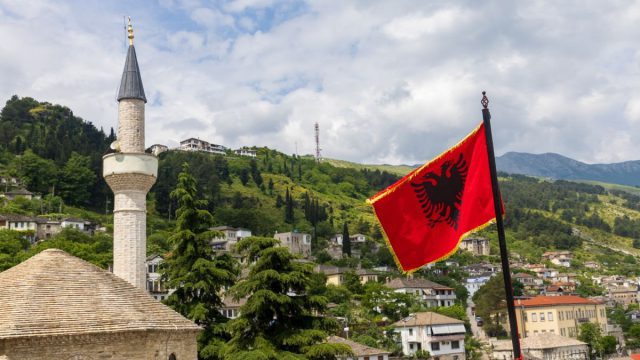 Ταξίδι στην Αλβανια: Δεν είναι μόνο τα Τίρανα – 10 αξιοθαύμαστες περιοχές που πρέπει να επισκεφτείς