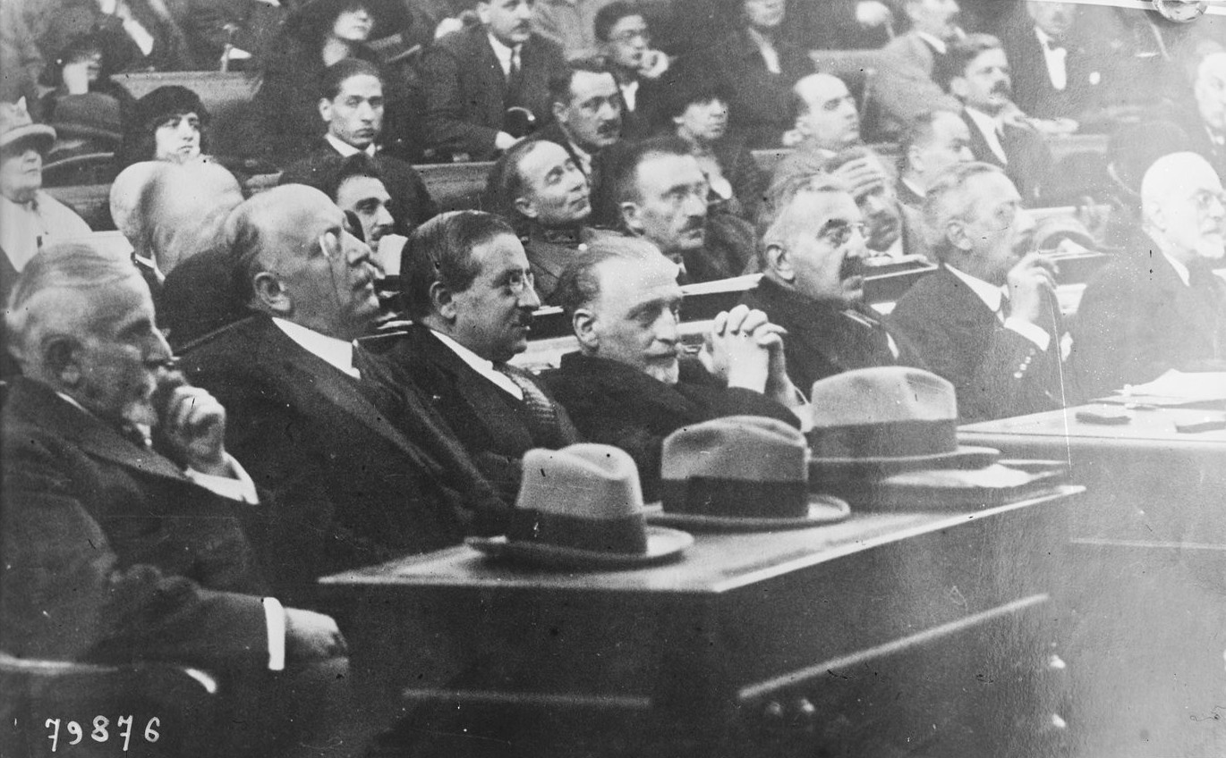 Σαν σήμερα, 31 Οκτωβρίου 1922: Αρχίζει η «Δίκη των Έξι» που θεωρήθηκαν υπεύθυνοι για τη μικρασιατική καταστροφή