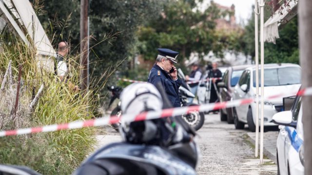 «Είχε πολλούς συντρόφους και με ενοχλούσε αυτό»: Αμετανόητος ο 18χρονος που σκότωσε τη μάνα του στα Τρίκαλα