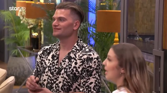 First Dates: Επικός τύπος βγήκε πρώτο ραντεβού και την έπεφτε στις σερβιτόρες – «Αγενής, του πέφτω πολύ» (video)