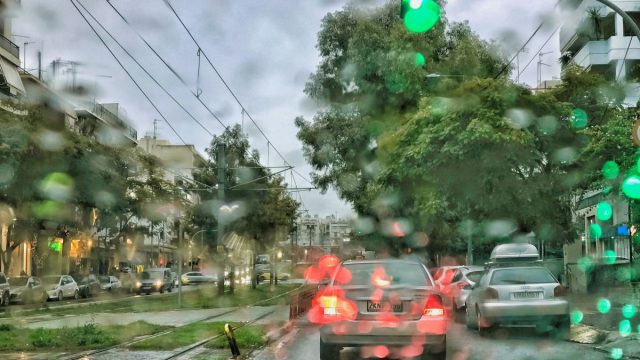 Μεγάλη αλλαγή του καιρού: Βροχές, καταιγίδες και πτώση της θερμοκρασίας από την Πέμπτη