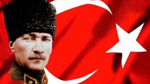 Σαν σήμερα, 29 Οκτωβρίου 1923: Η γέννηση μιας νέας εποχής – Όταν ο Κεμάλ Ατατούρκ ανακήρυξε την Τουρκική Δημοκρατία