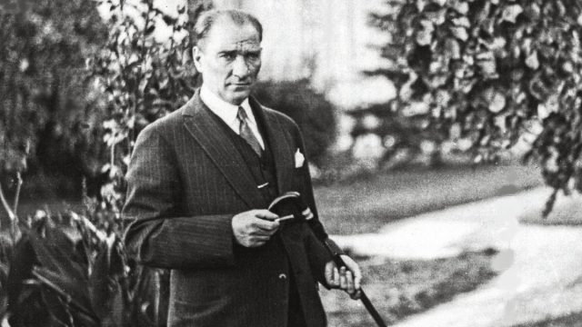 Σαν σήμερα, 20 Οκτωβρίου 1921: Η Συμφωνία της Άγκυρας – Η πισώπλατη μαχαιριά της Γαλλίας που σφράγισε τη Μικρασιατική καταστροφή
