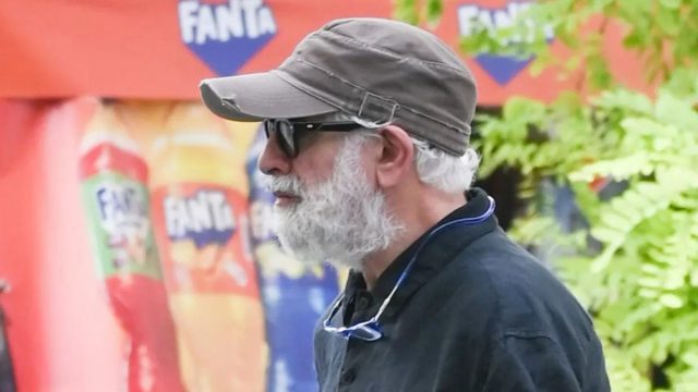 Πέτρος Φιλιππίδης: Αγνώριστος και φανερά αδυνατισμένος στο κέντρο της Αθήνας – Η πρώτη του έξοδος μετά την φωτιά στο σπίτι του
