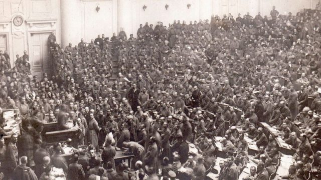 Σαν σήμερα, 13 Οκτωβρίου 1905: Η γέννηση του Σοβιέτ – Η ημέρα που οι εργάτες ανέλαβαν την εξουσία
