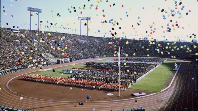 Σαν σήμερα, 10 Οκτωβρίου 1964: Τελετή έναρξης των Ολυμπιακών Αγώνων στο Τόκιο – Οι πρώτοι που μεταδίδονται ζωντανά  παγκοσμίως μέσω δορυφόρου