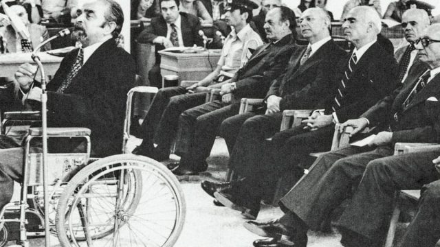 Σαν σήμερα, 23 Οκτωβρίου 1974: Το τέλος του μύθου της Χούντας – Η σύλληψη και ο εξορισμός των πρωταιτίων στην Κέα