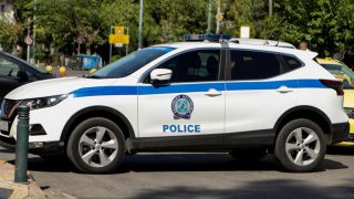 Βίαιο επεισόδιο στο Αιγάλεω: Παραβίασε κόκκινο και μαχαίρωσε στο μάτι οδηγό μηχανής με κατσαβίδι