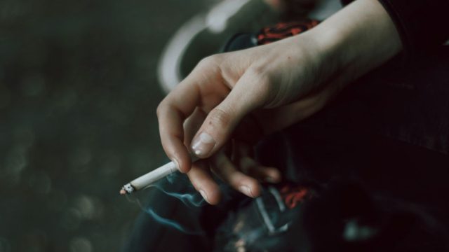 Ανησυχητική έρευνα για τους εφήβους στην Ελλάδα – Ουσίες, κάπνισμα και τζόγος στα ύψη