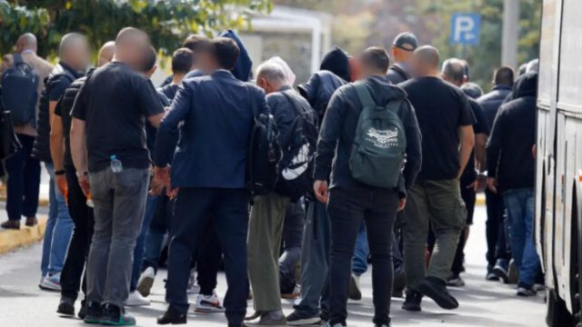 Προφυλακιστέοι πέντε κατηγορούμενοι για τις απάτες ΦΠΑ – Κατηγορούμενος έπεσε από τη σκάλα και μεταφέρθηκε στο ΚΑΤ