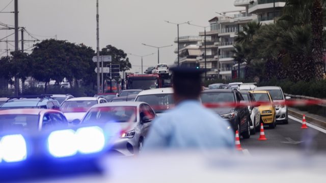 Συναγερμός στο κέντρο της Αθήνας: Έκλεισε η οδός Λιοσίων λόγω χειροβομβίδας