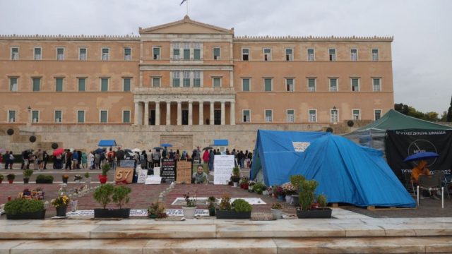 Το Μνημείο του Άγνωστου Στρατιώτη αλλάζει χέρια: Γιατί η αρμοδιότητα μεταφέρεται στο Υπ. Εθνικής Άμυνας