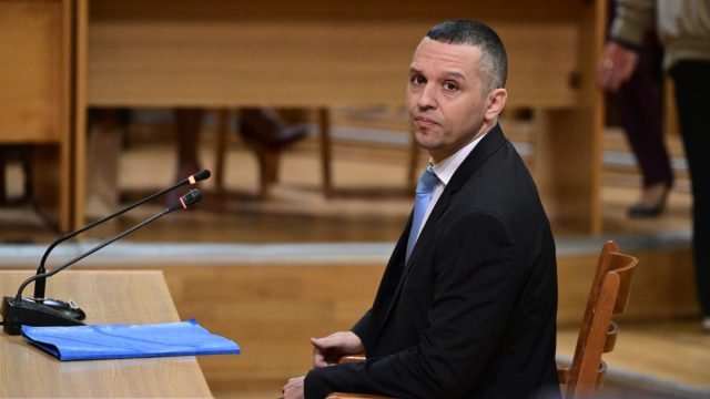 Εμετικός Κασιδιάρης στο Εφετείο: Η δολοφονία Φύσσα δολοφόνησε εμένα και τη Χρυσή Αυγή