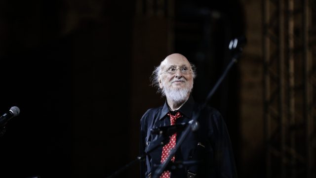 Η Ελλάδα αποχαιρετά σήμερα τον Διονύση Σαββόπουλο – Σε λαϊκό προσκύνημα η σορός του