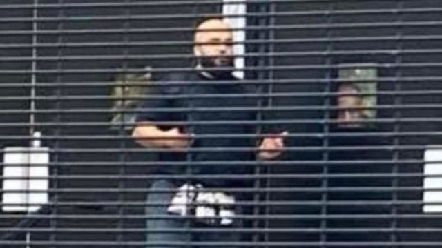 Μακελειό στο Μάντσεστερ: Δύο νεκροί από την επίθεση στη συναγωγή – «Κάντε πίσω, έχει βόμβα»