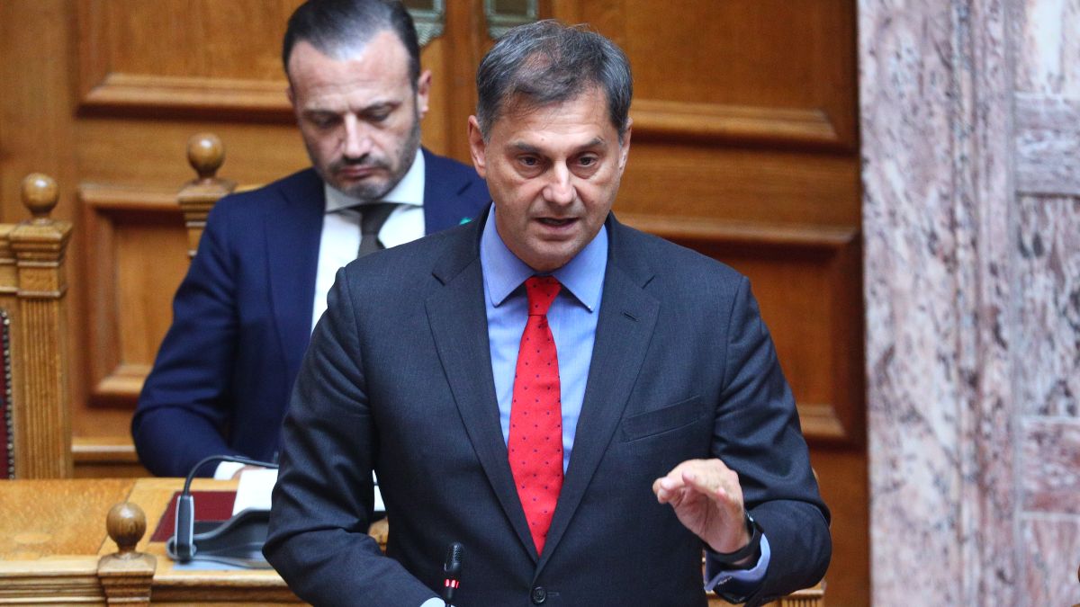 Επίθεση στο γραφείο του Χ. Θεοχάρη – Άγνωστοι έβαλαν φωτιά στην είσοδο