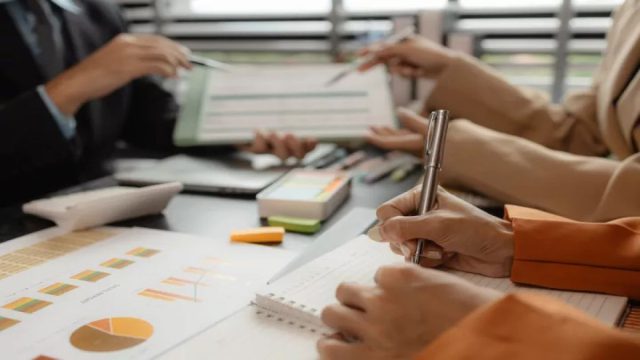 Νέο πρόγραμμα απασχόλησης για ανέργους άνω των 50 ετών – Αναλυτικά η διαδικασία υποβολής αίτησης