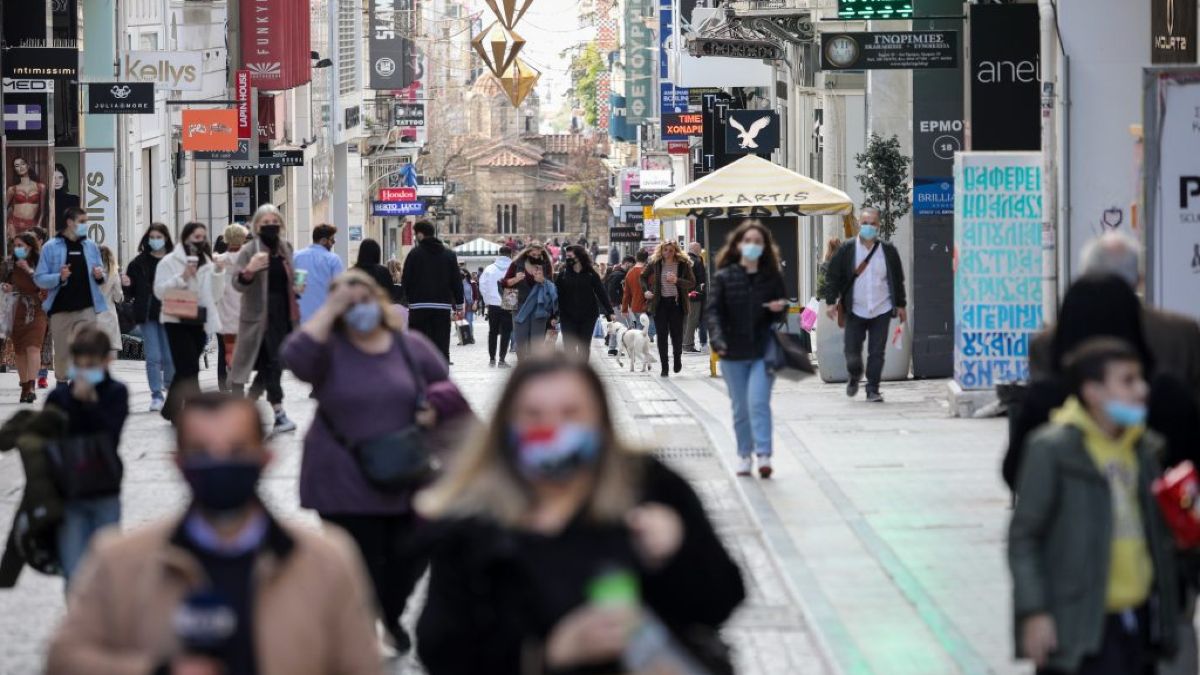 Από τον Νοέμβριο ξεκινούν τα νέα μέτρα στήριξης νοικοκυριών και συνταξιούχων – Τι περιλαμβάνει το σχέδιο