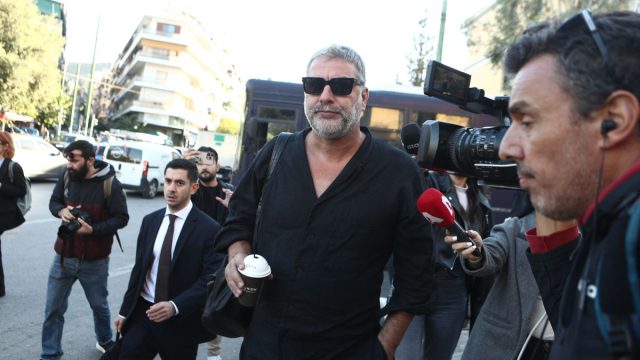 Εξελίξεις στην υπόθεση του Βασίλη Μπισμπίκη: «Κανένα σημείωμα» – Τι υποστηρίζουν θύματα του τροχαίου