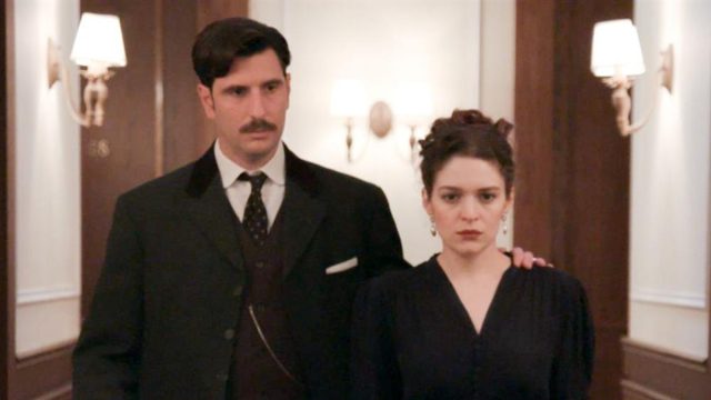 Grand Hotel (13/10): Στη φόρα το μυστικό του Ρήγα – «Είχε ξαναπαντρευτεί»