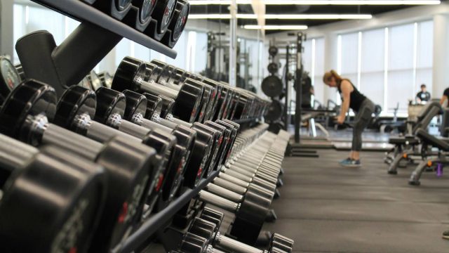 Ένας στους πέντε πεθαίνουν αιφνίδια: Μάστιγα τα περιστατικά αναβολικών στα γυμναστήρια