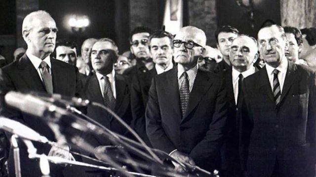 Σαν σήμερα, 19 Οκτωβρίου 1980: Η Ελλάδα επιστρέφει στο στρατιωτικό σκέλος του ΝΑΤΟ