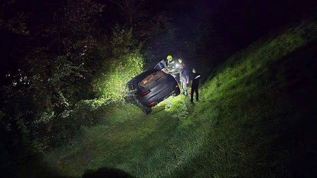 Τουρίστας στην Ιταλία «παγιδεύτηκε» με το αυτοκίνητό του στο χείλος του γκρεμού εξαιτίας… του GPS