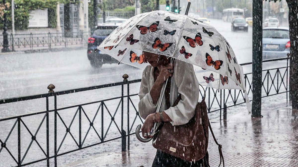 Δύο κύματα κακοκαιρίας βρίσκονται προ των πυλών – «Κλείδωσε» ο καιρός την 28η Οκτωβρίου