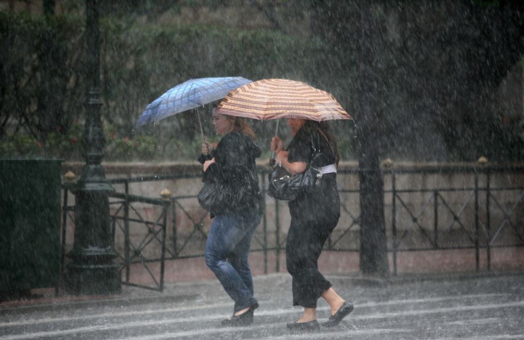 Άστατος ο καιρός σήμερα 21/10: Πότε επιστρέφουν τα… κοντομάνικα – Η πρόγνωση από Αρνιακό και Τσατραφύλλια