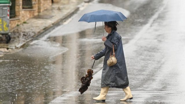 Καιρός: Βροχές και καταιγίδες σήμερα 17/10 – Αρνιακός και Τσατραφύλλιας, προειδοποιούν