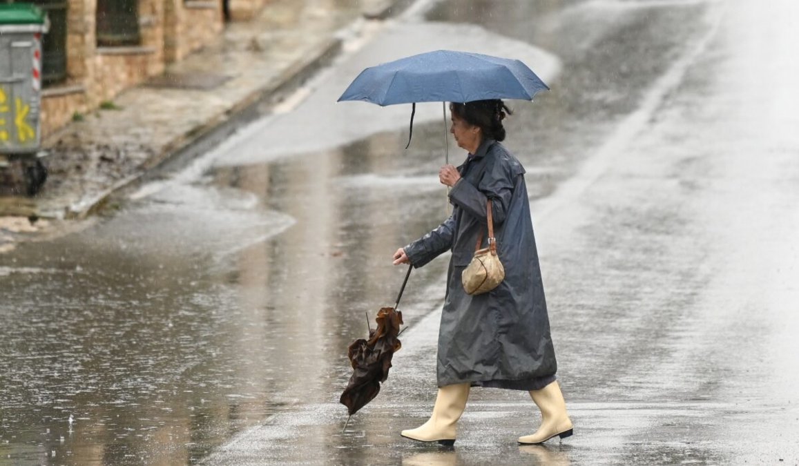 Καιρός: Βροχές και καταιγίδες σήμερα 17/10 – Αρνιακός και Τσατραφύλλιας, προειδοποιούν
