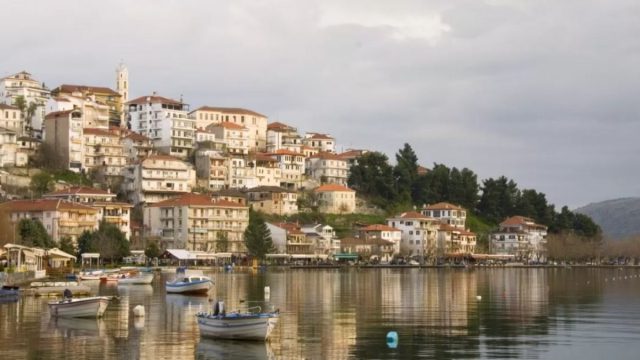 Καστοριά: Ο πλήρης οδηγός για αξιοθέατα, περιπέτεια και τις καλύτερες γεύσεις
