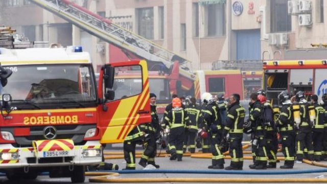 Κατέρρευσε εξαώροφο κτήριο στη Μαδρίτη – Τραυματίες και παγιδευμένοι στα συντρίμμια