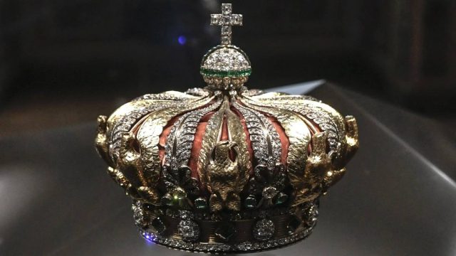 «Υπήρχε μόνο μία κάμερα»: Τα σοβαρά κενά στην ασφάλεια του Λούβρου που οδήγησαν στην κλοπή των κοσμημάτων
