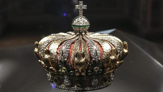 Κλοπή στο Λούβρο: Οι δύο συλληφθέντες αναγνώρισαν «εν μέρει» την ενοχή τους – Βρέθηκε DNA τους σε δίκυκλο