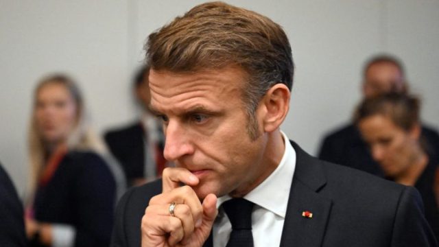 Η Γαλλία σε αβεβαιότητα: Ο Μακρόν σκέφτεται νέες εκλογές για να βγάλει τη χώρα από το αδιέξοδο